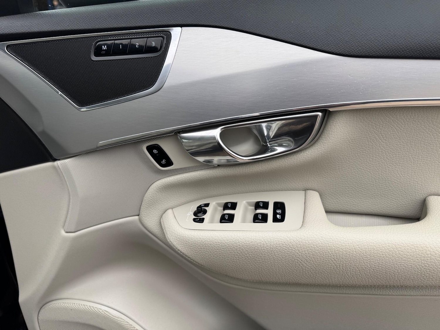 Used Volvo XC90 2016 for sale - 76349577: Photo 28