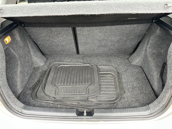 Used Toyota Corolla 2006 for sale - 76307884: Photo 29