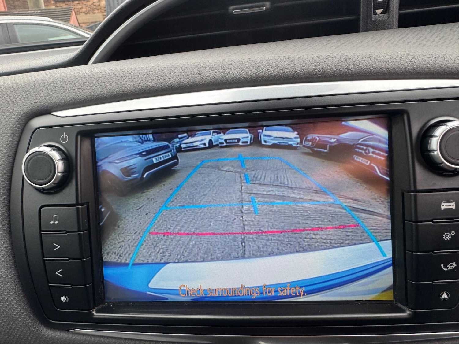 Used Toyota Yaris 2016 for sale - 77214934: Photo 14