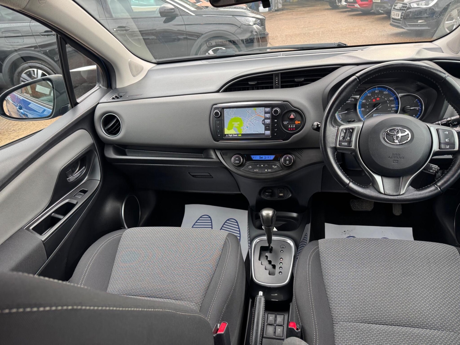 Used Toyota Yaris 2016 for sale - 77214934: Photo 17
