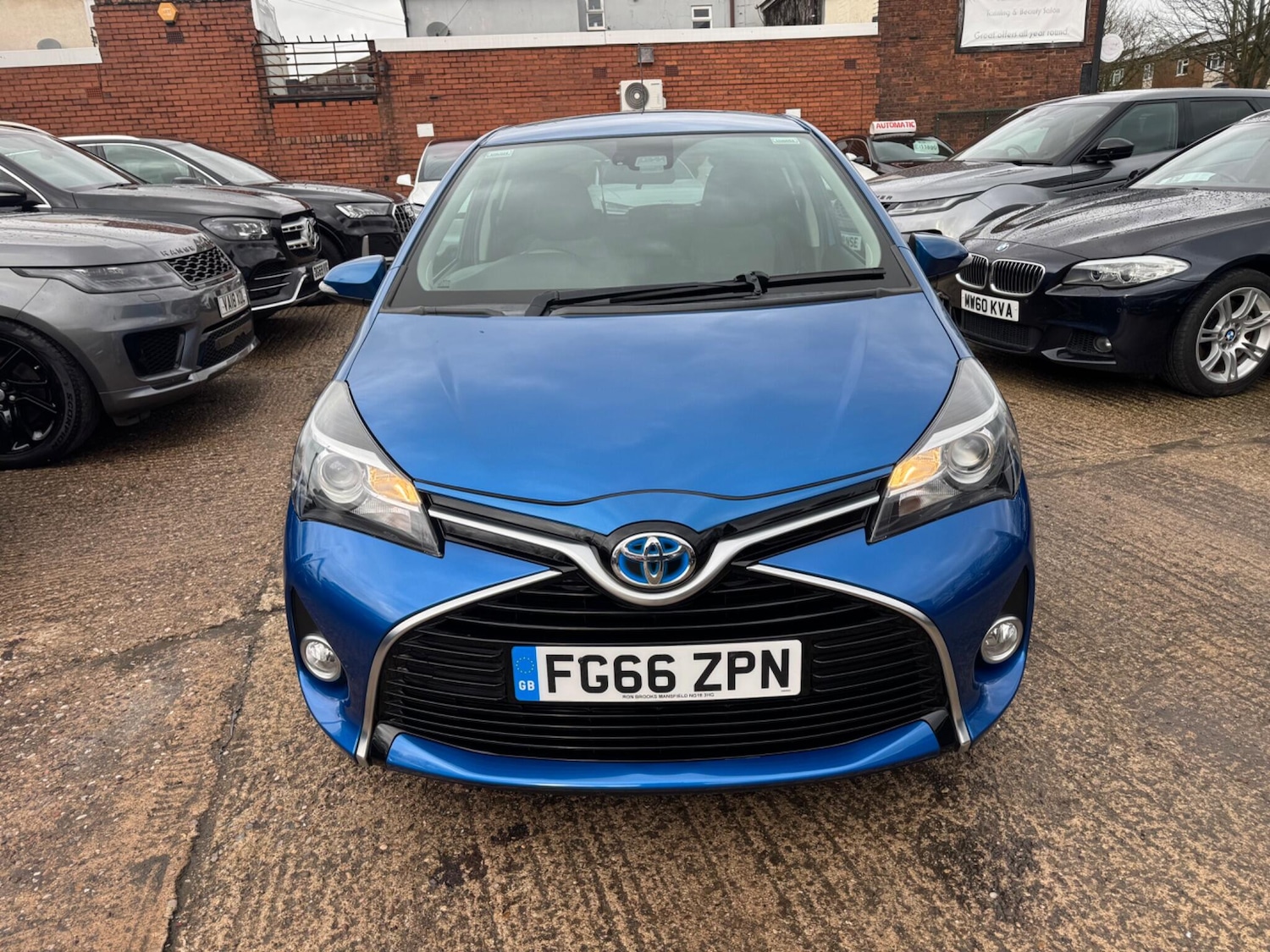 Used Toyota Yaris 2016 for sale - 77214934: Photo 2