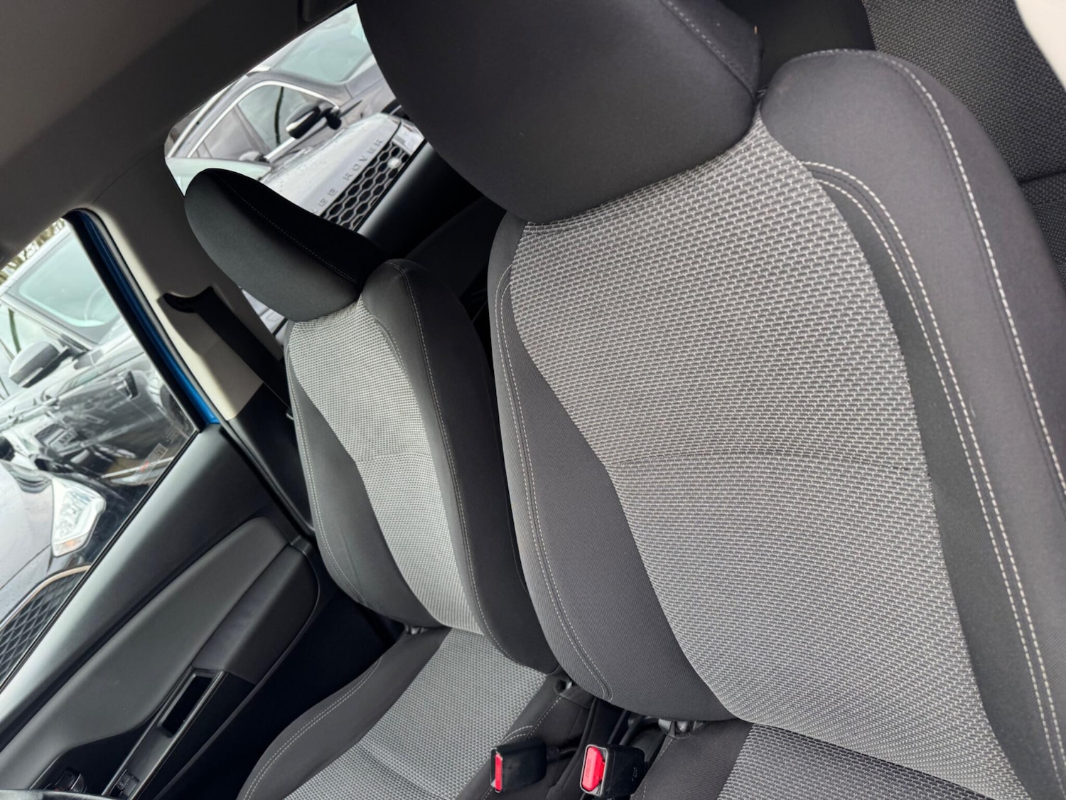 Used Toyota Yaris 2016 for sale - 77214934: Photo 34