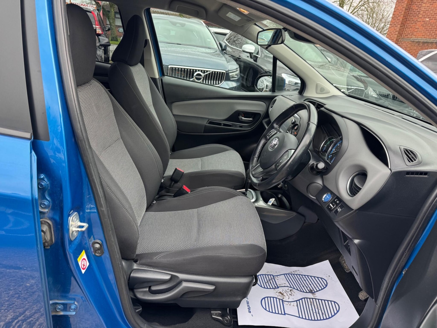 Used Toyota Yaris 2016 for sale - 77214934: Photo 9