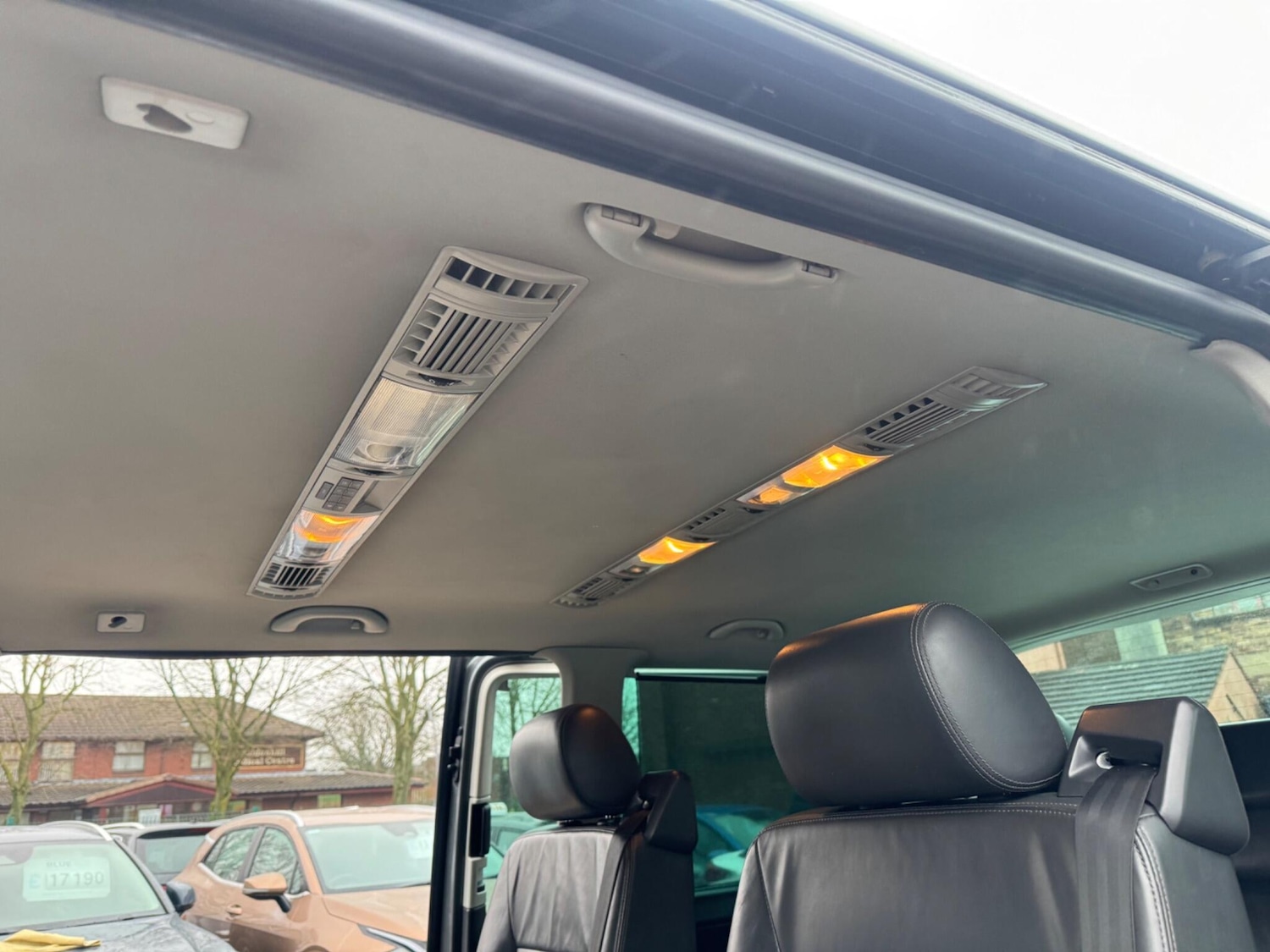 Used Volkswagen Caravelle 2015 for sale - 77524440: Photo 26