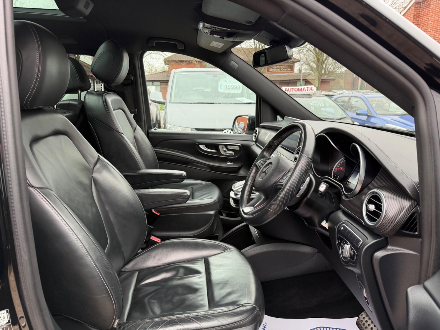 Used Mercedes-Benz V-Class 2018 for sale - 77525109: Photo 10