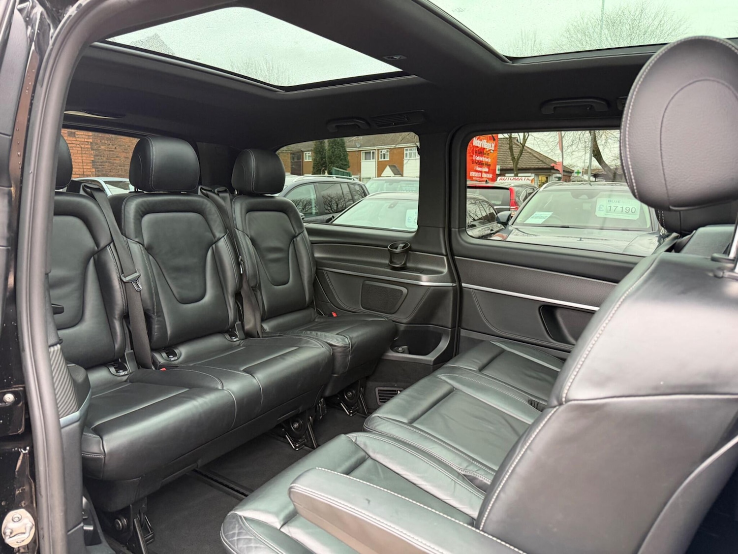 Used Mercedes-Benz V-Class 2018 for sale - 77525109: Photo 11