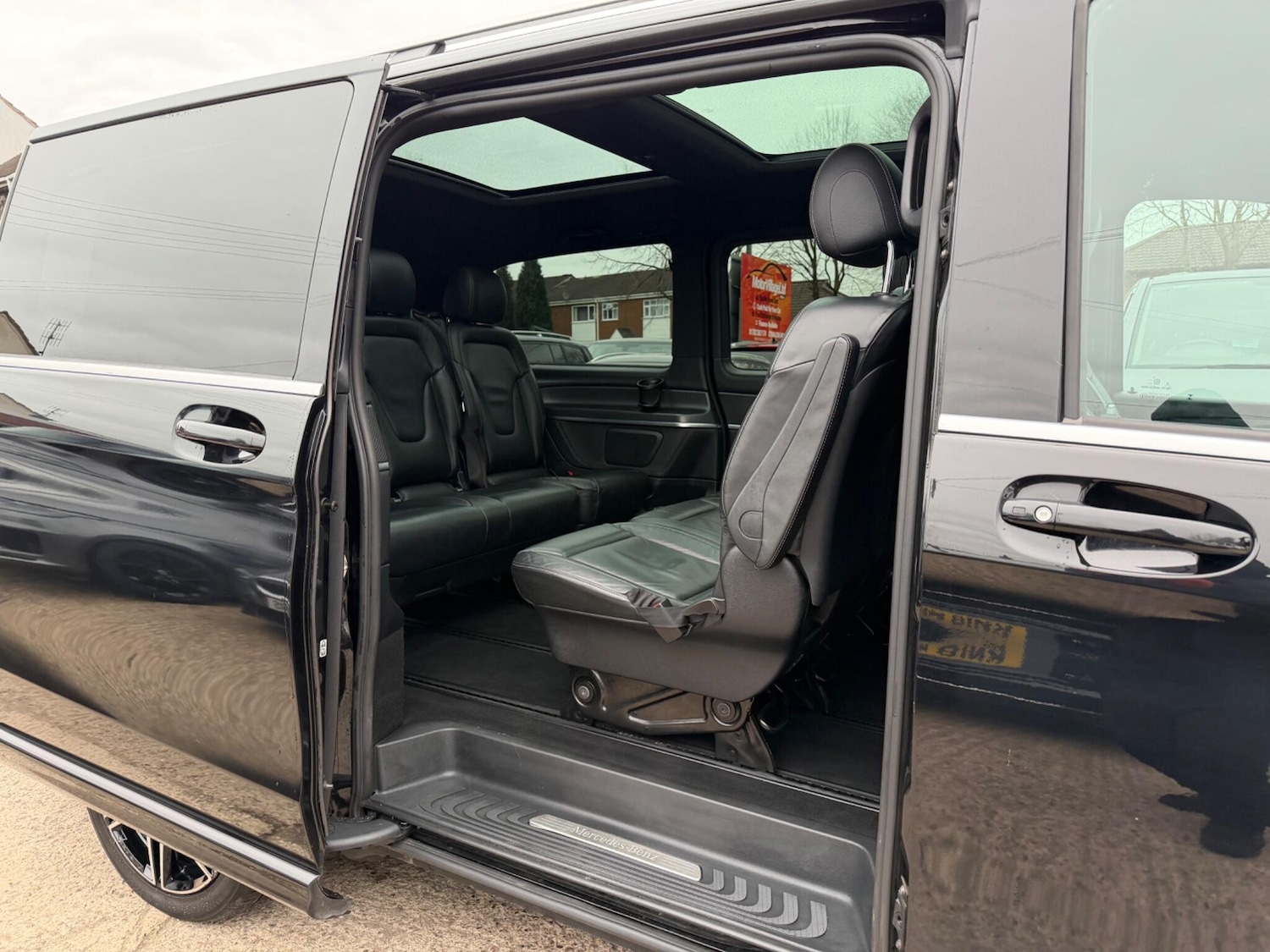 Used Mercedes-Benz V-Class 2018 for sale - 77525109: Photo 18