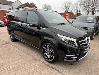 Used Mercedes-Benz V-Class 2018 for sale - 77525109: Photo