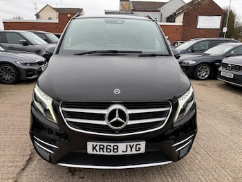 Used Mercedes-Benz V-Class 2018 for sale - 77525109: Photo