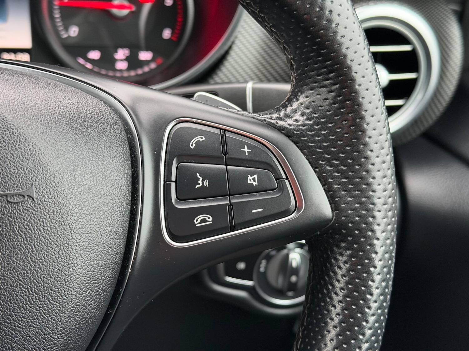 Used Mercedes-Benz V-Class 2018 for sale - 77525109: Photo 32