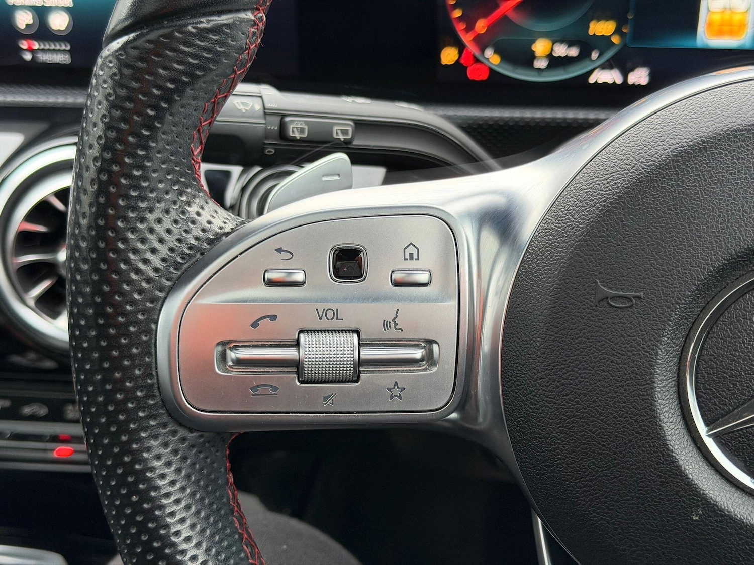 Used Mercedes-Benz A-Class 2018 for sale - 76839797: Photo 31