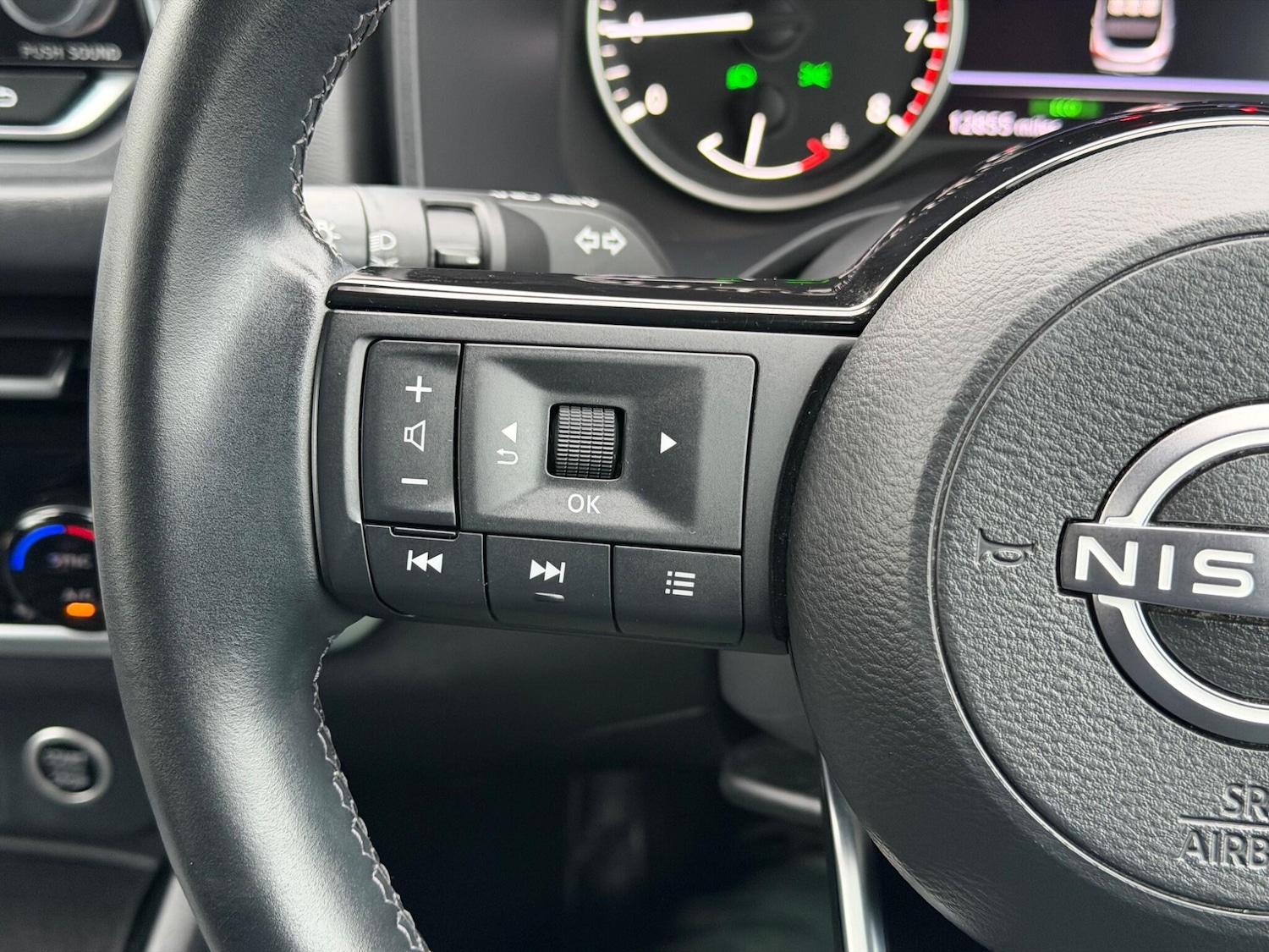 Used Nissan Qashqai for sale - 77425265: Photo 29