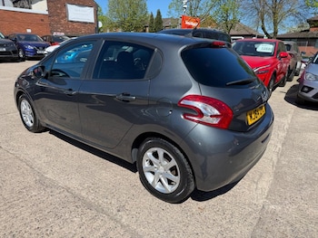 Used Peugeot 208 2014 for sale - 79230519: Photo