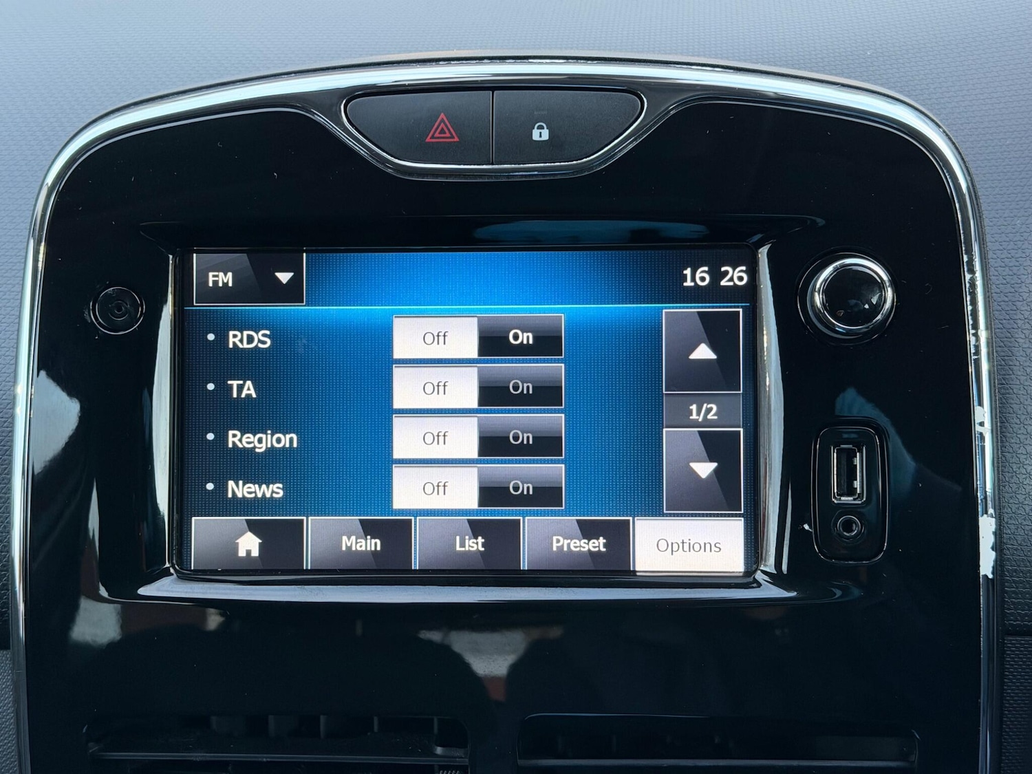 Used Renault Clio 2013 for sale - 77376867: Photo 10