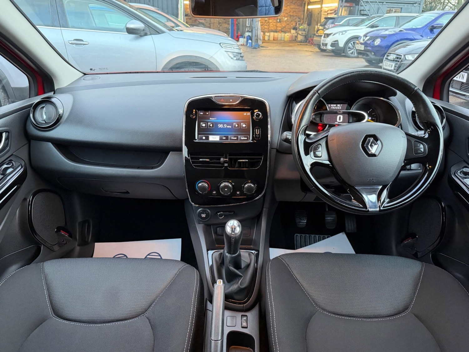 Used Renault Clio 2013 for sale - 77376867: Photo 22