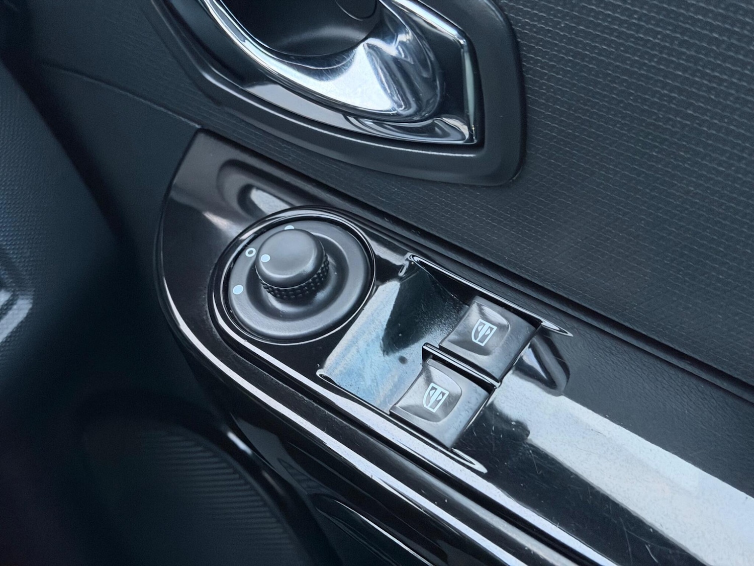 Used Renault Clio 2013 for sale - 77376867: Photo 31