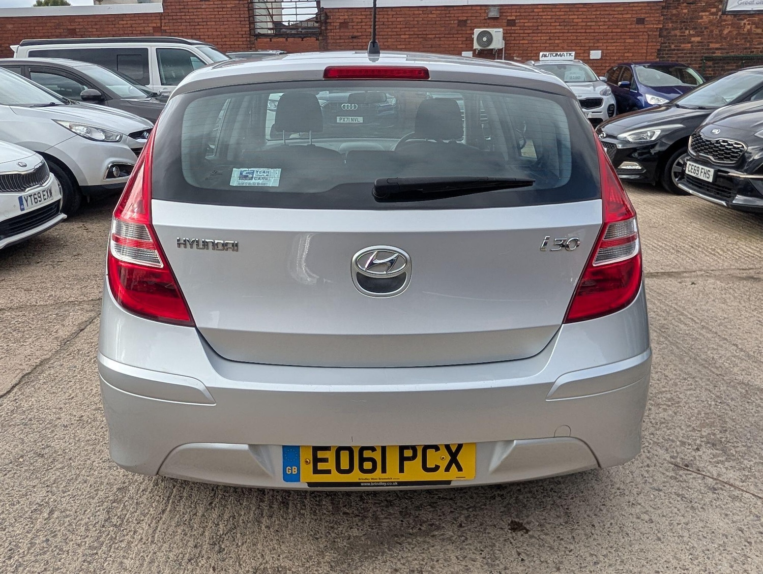 Used Hyundai i30 2011 for sale - 75989821: Photo 5