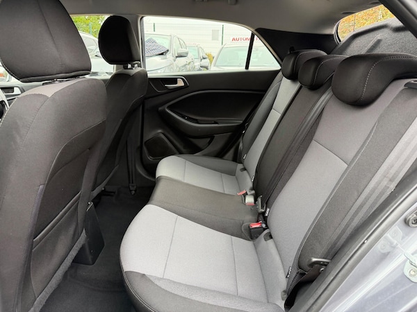 Used Hyundai i20 2017 for sale - 76282613: Photo 13