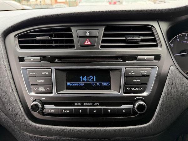 Used Hyundai i20 2017 for sale - 76282613: Photo 18