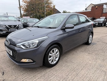 Used Hyundai i20 2017 for sale - 76282613: Photo 3