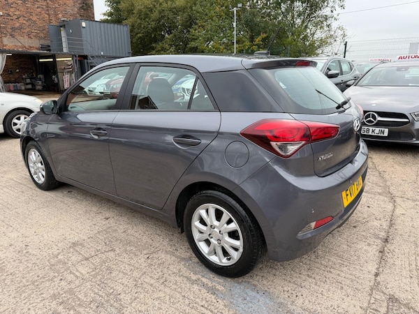Used Hyundai i20 2017 for sale - 76282613: Photo 6