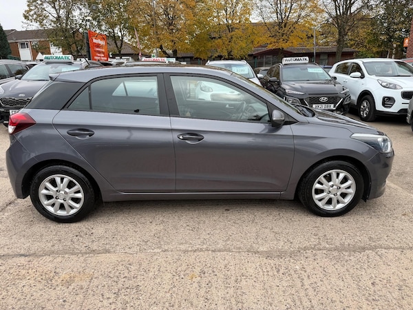 Used Hyundai i20 2017 for sale - 76282613: Photo 8