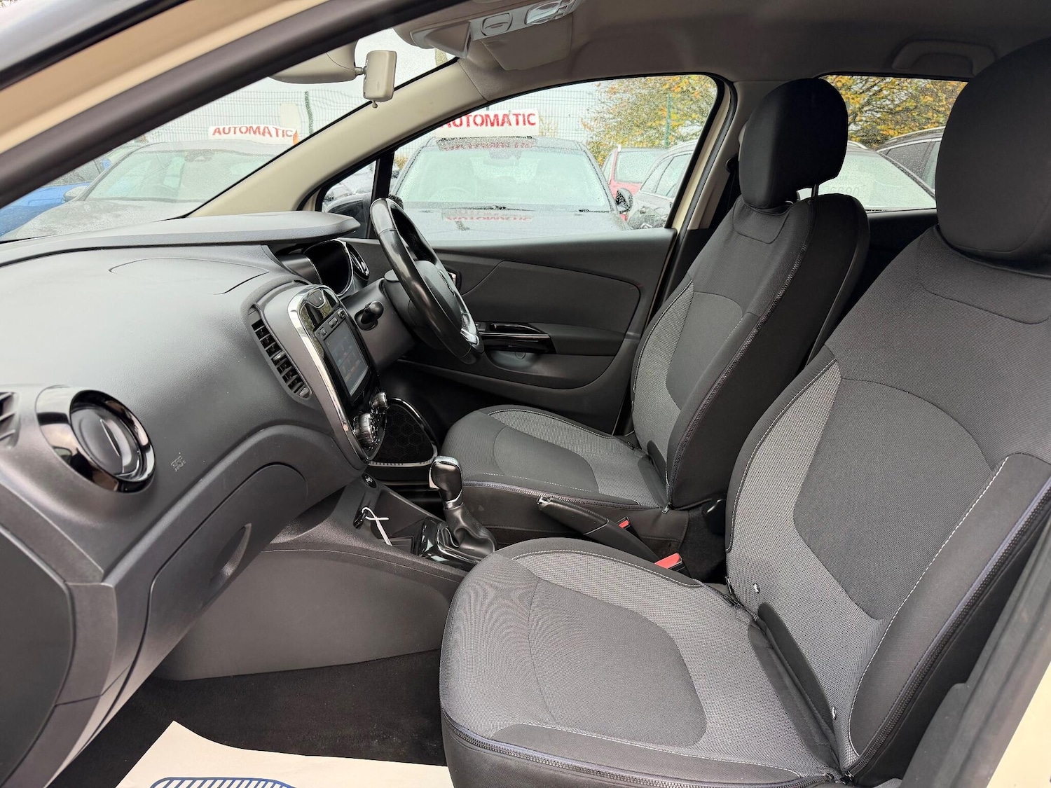 Used Renault Captur 2017 for sale - 76337654: Photo 11
