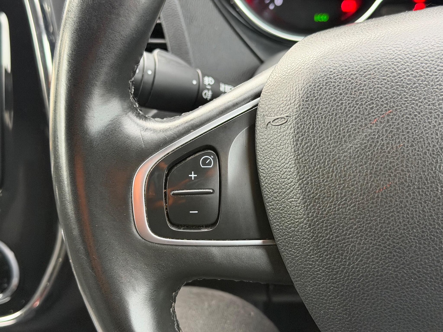 Used Renault Captur 2017 for sale - 76337654: Photo 25