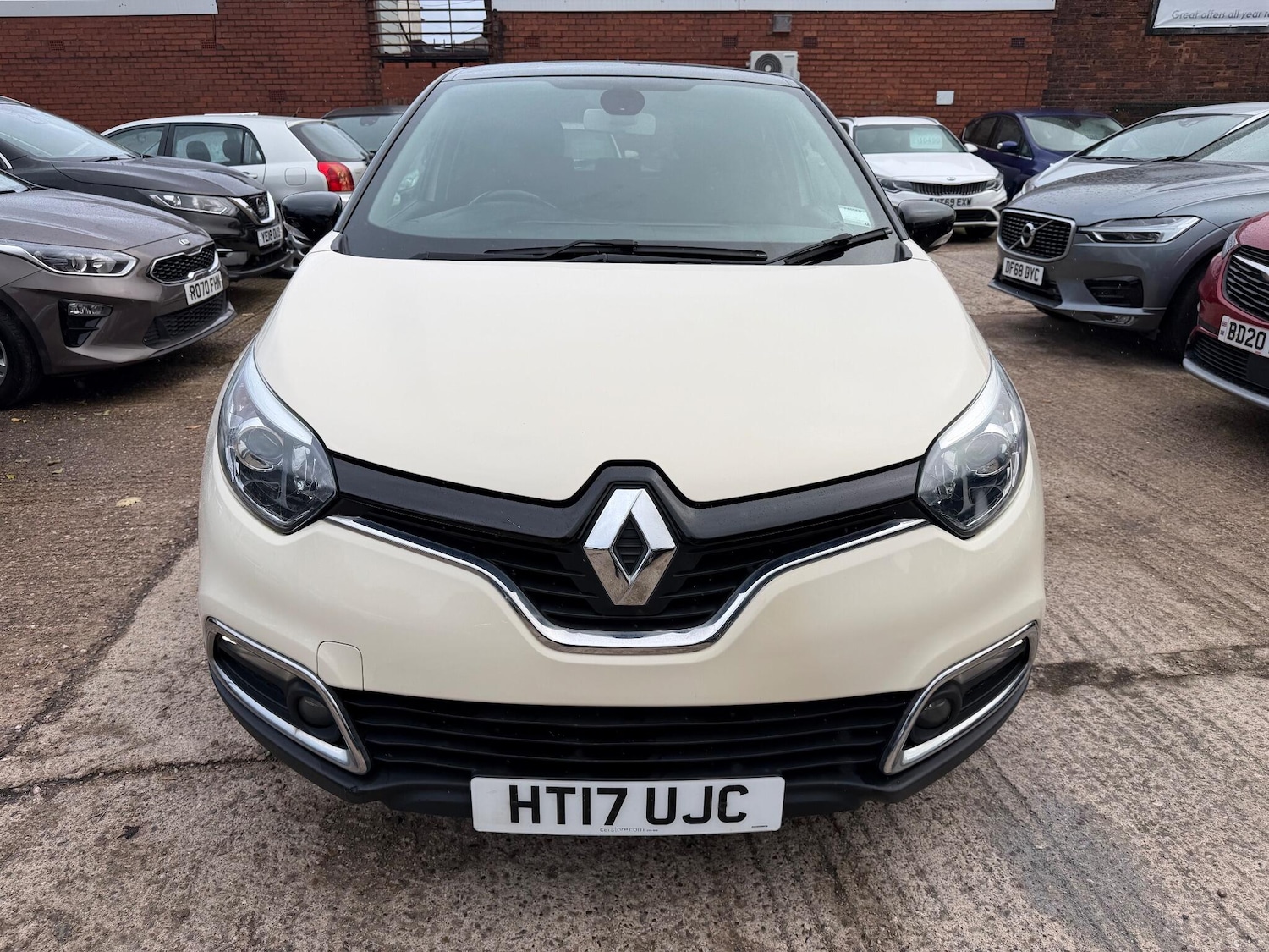 Used Renault Captur 2017 for sale - 76337654: Photo 3