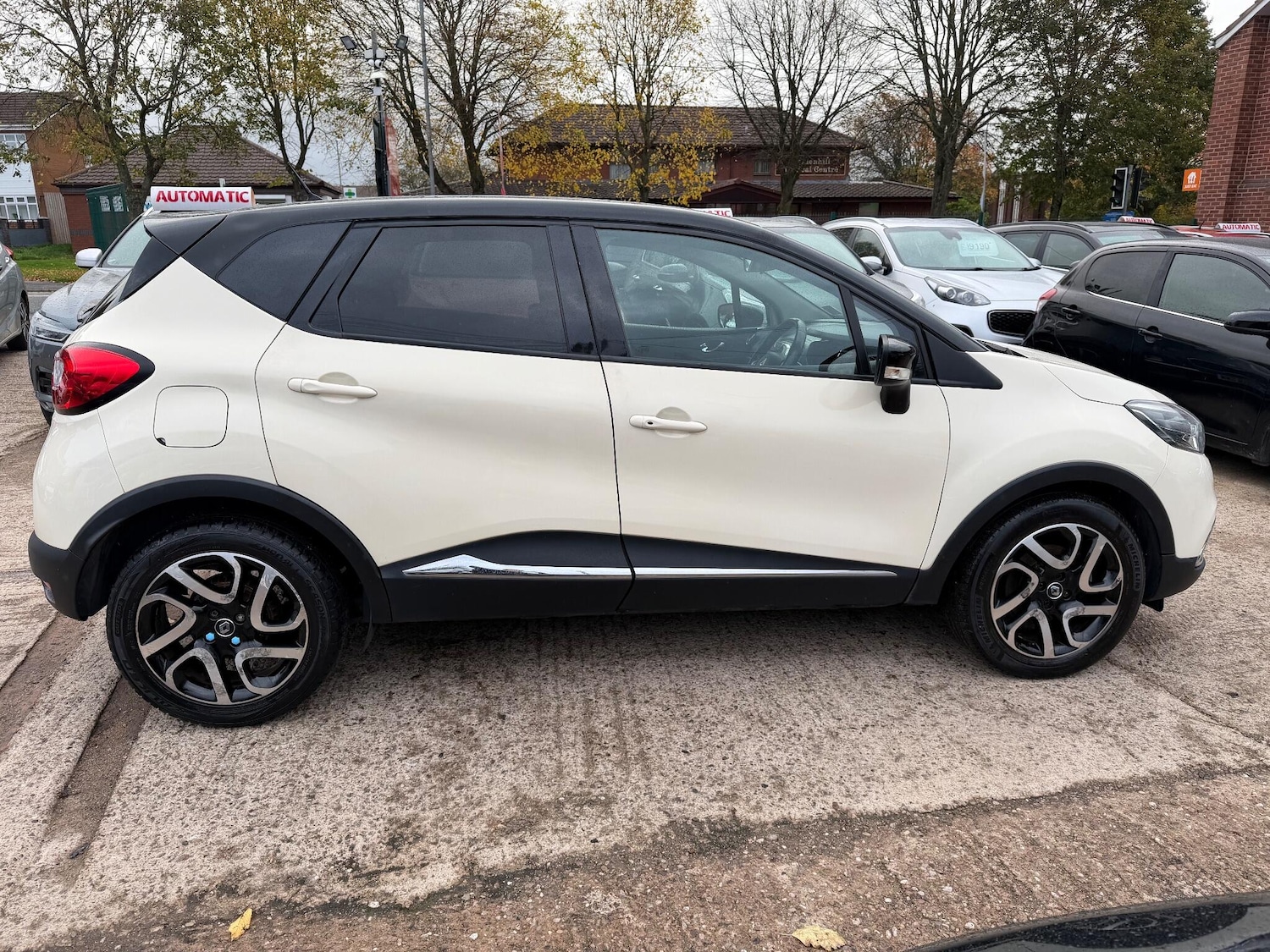 Used Renault Captur 2017 for sale - 76337654: Photo 8