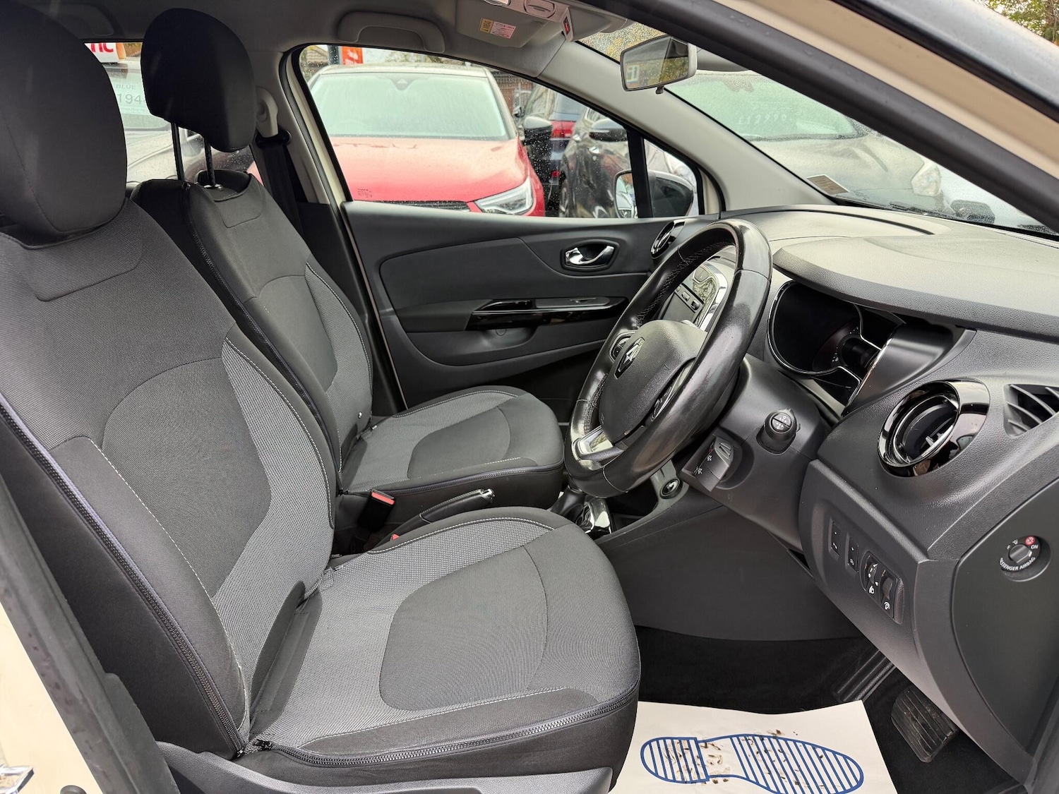Used Renault Captur 2017 for sale - 76337654: Photo 9