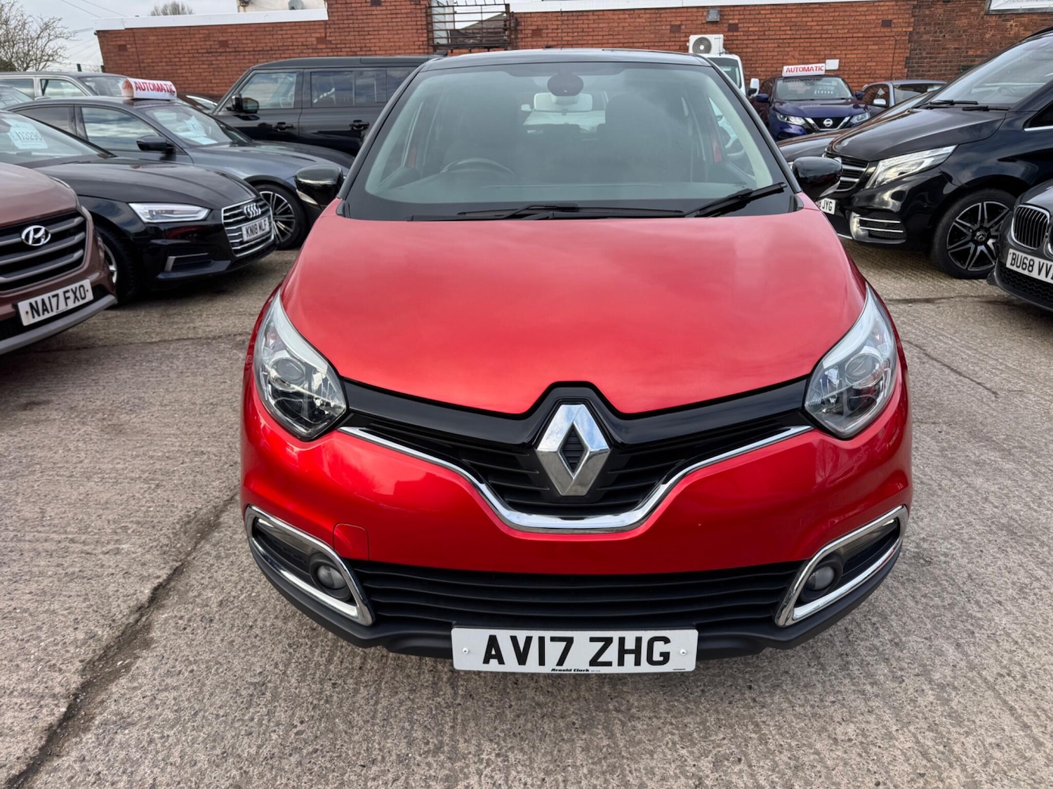 Used Renault Captur 2017 for sale - 77657947: Photo 2