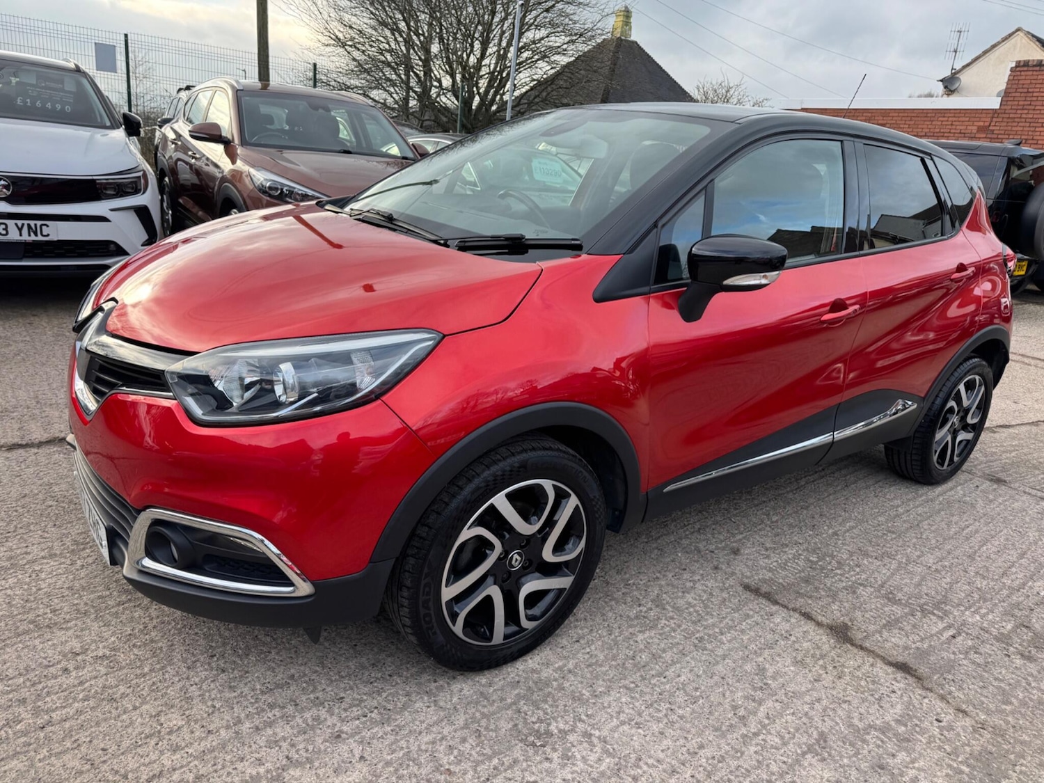Used Renault Captur 2017 for sale - 77657947: Photo 3