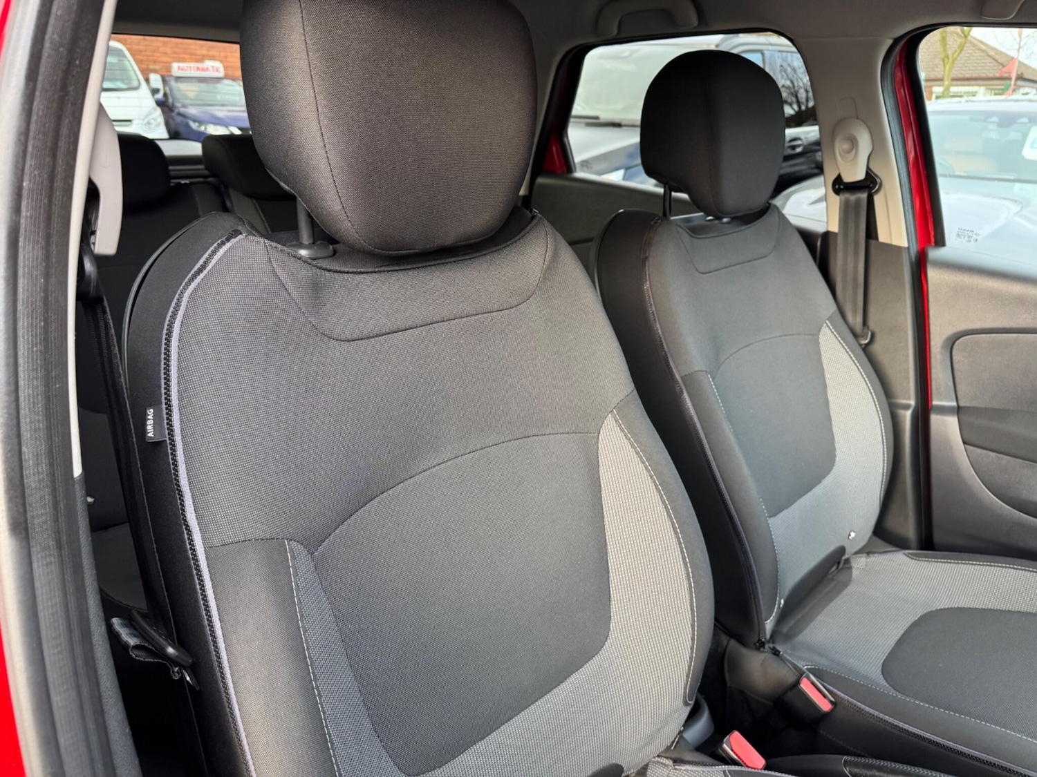 Used Renault Captur 2017 for sale - 77657947: Photo 30