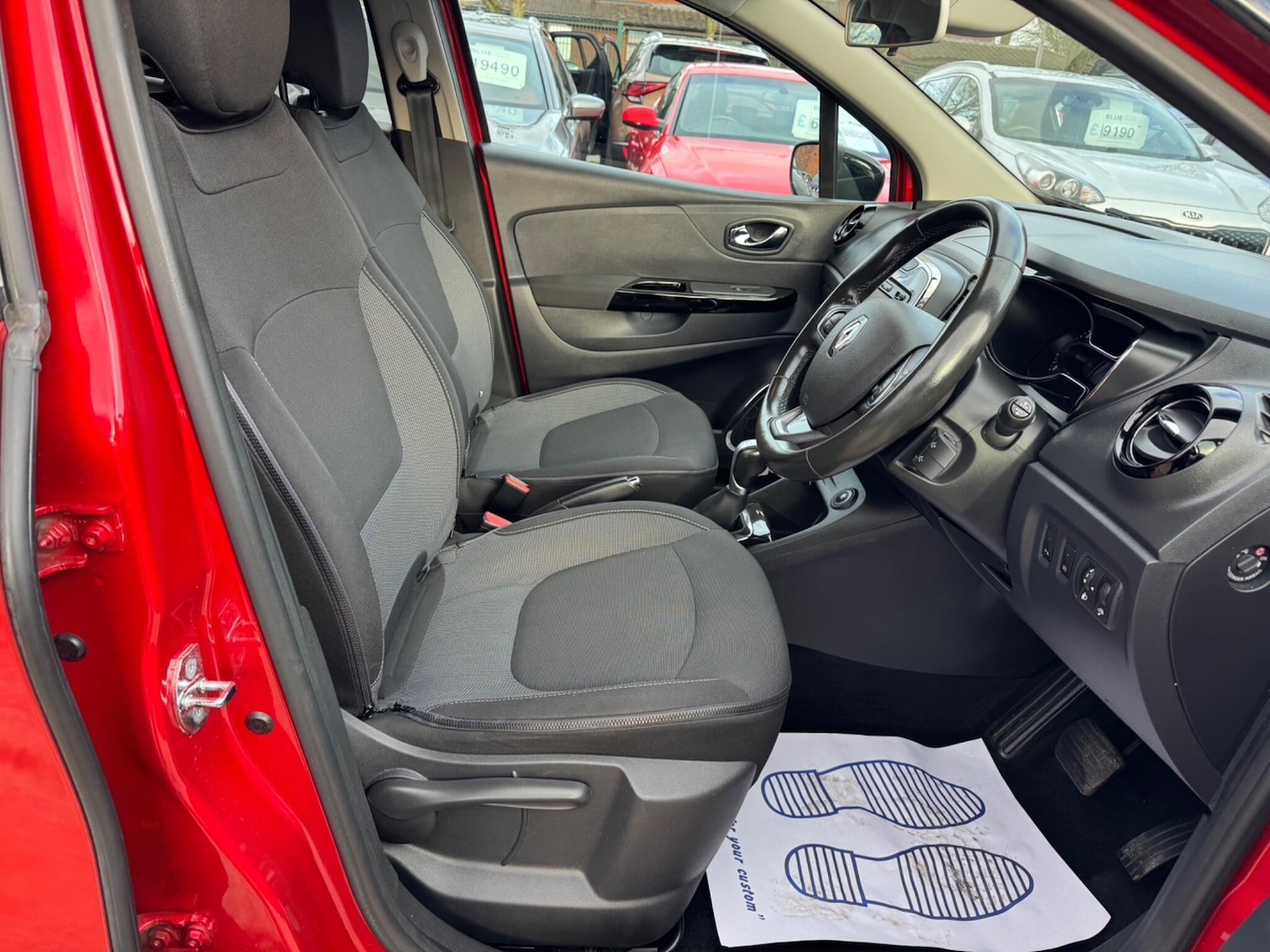 Used Renault Captur 2017 for sale - 77657947: Photo 9