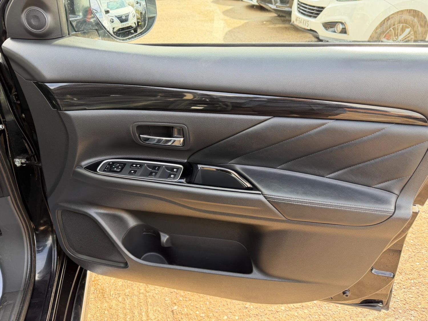 Used Mitsubishi Outlander for sale - 77658771: Photo 24