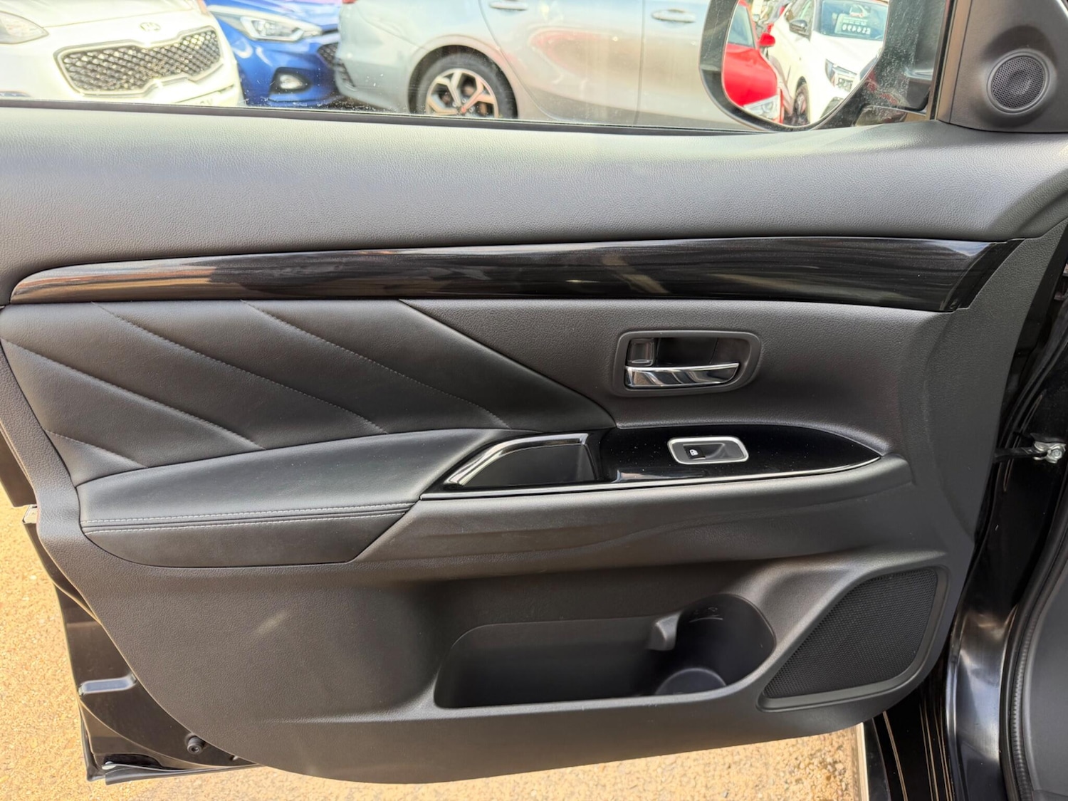 Used Mitsubishi Outlander for sale - 77658771: Photo 25