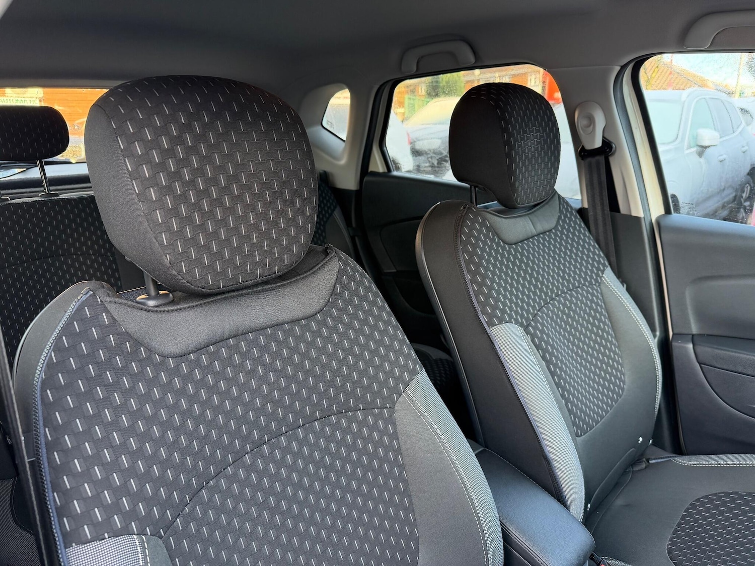 Used Renault Captur 2017 for sale - 76997343: Photo 29