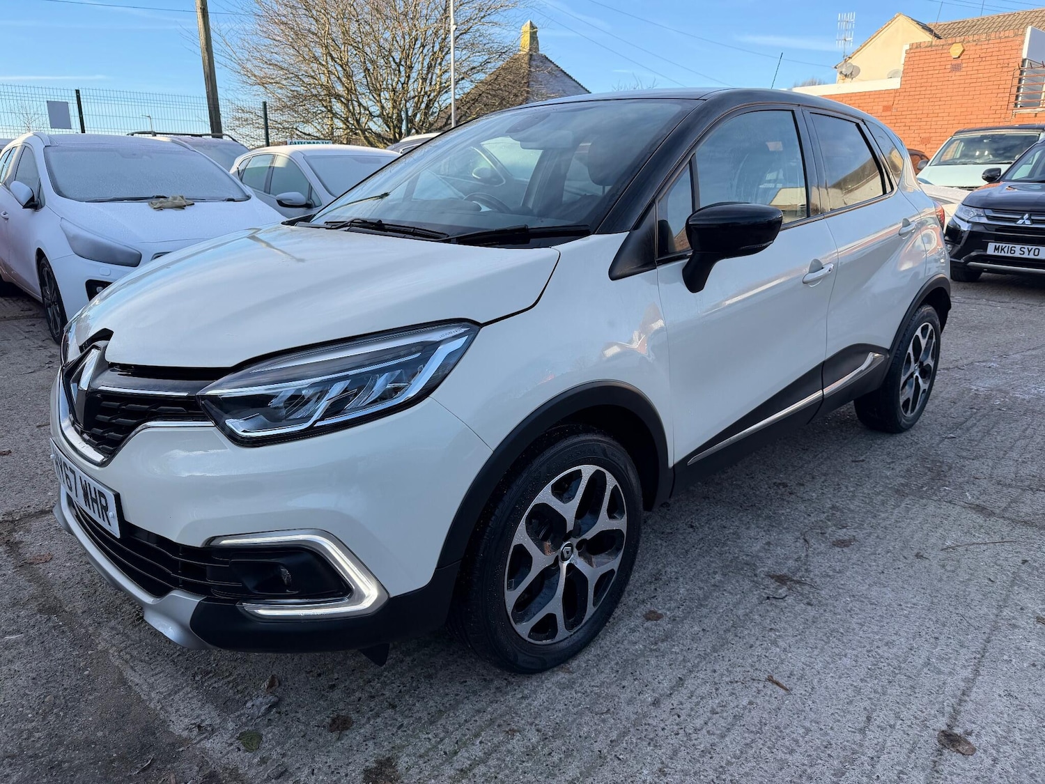 Used Renault Captur 2017 for sale - 76997343: Photo 3