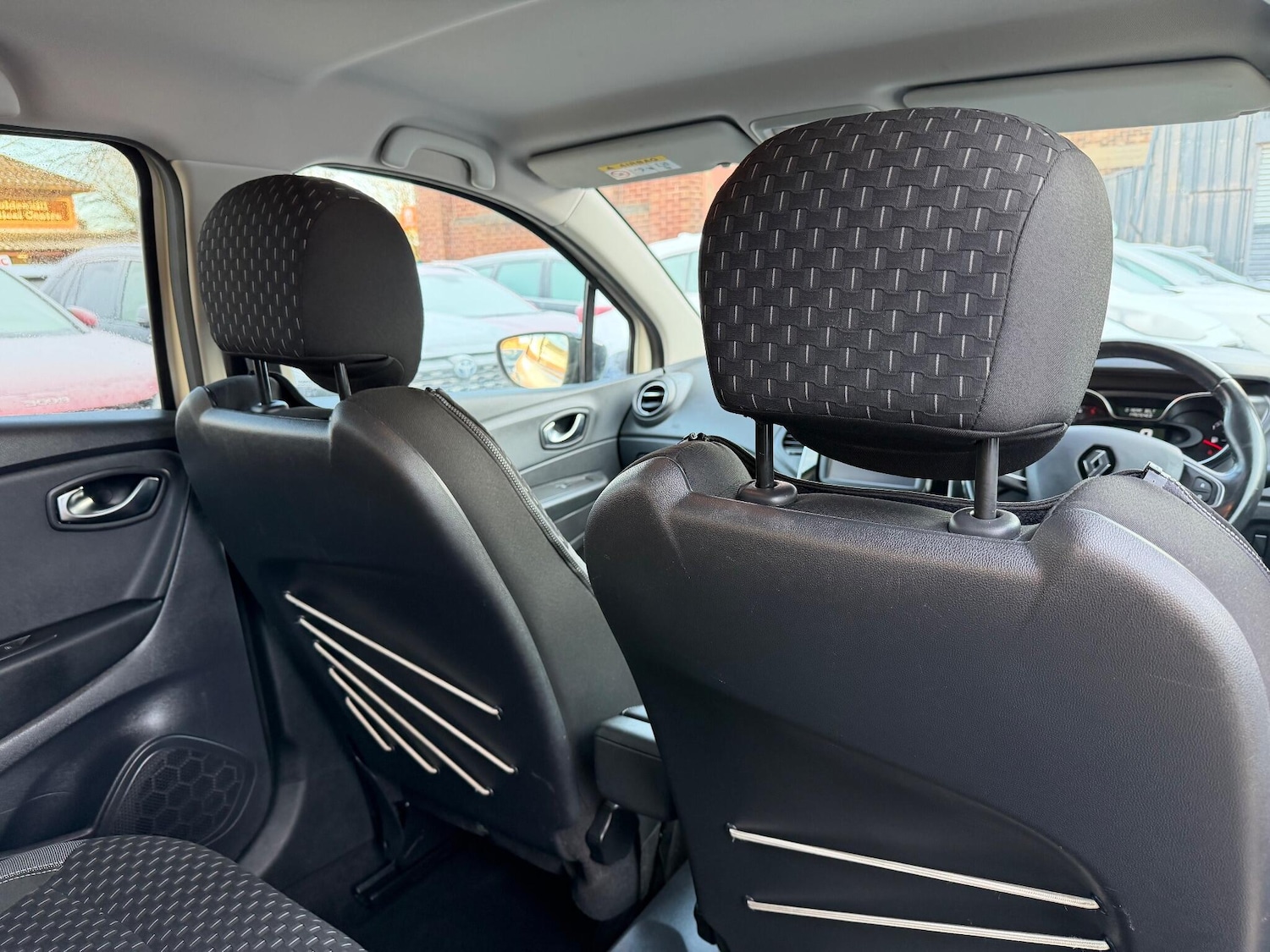 Used Renault Captur 2017 for sale - 76997343: Photo 30