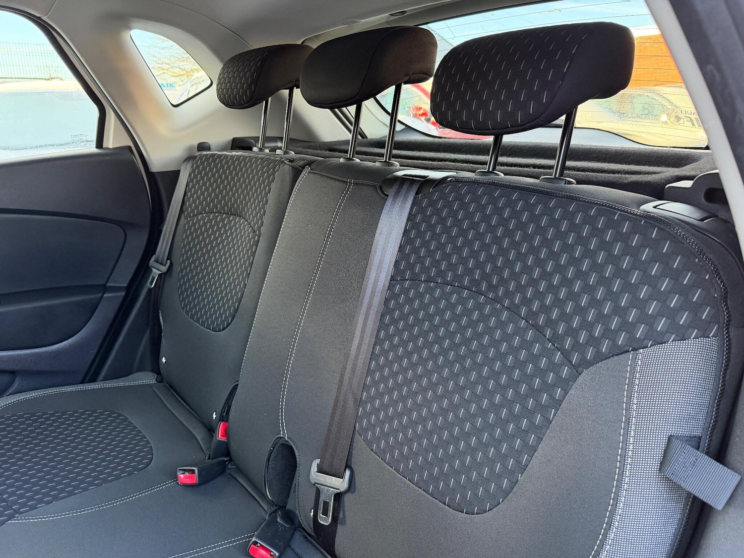 Used Renault Captur 2017 for sale - 76997343: Photo 32