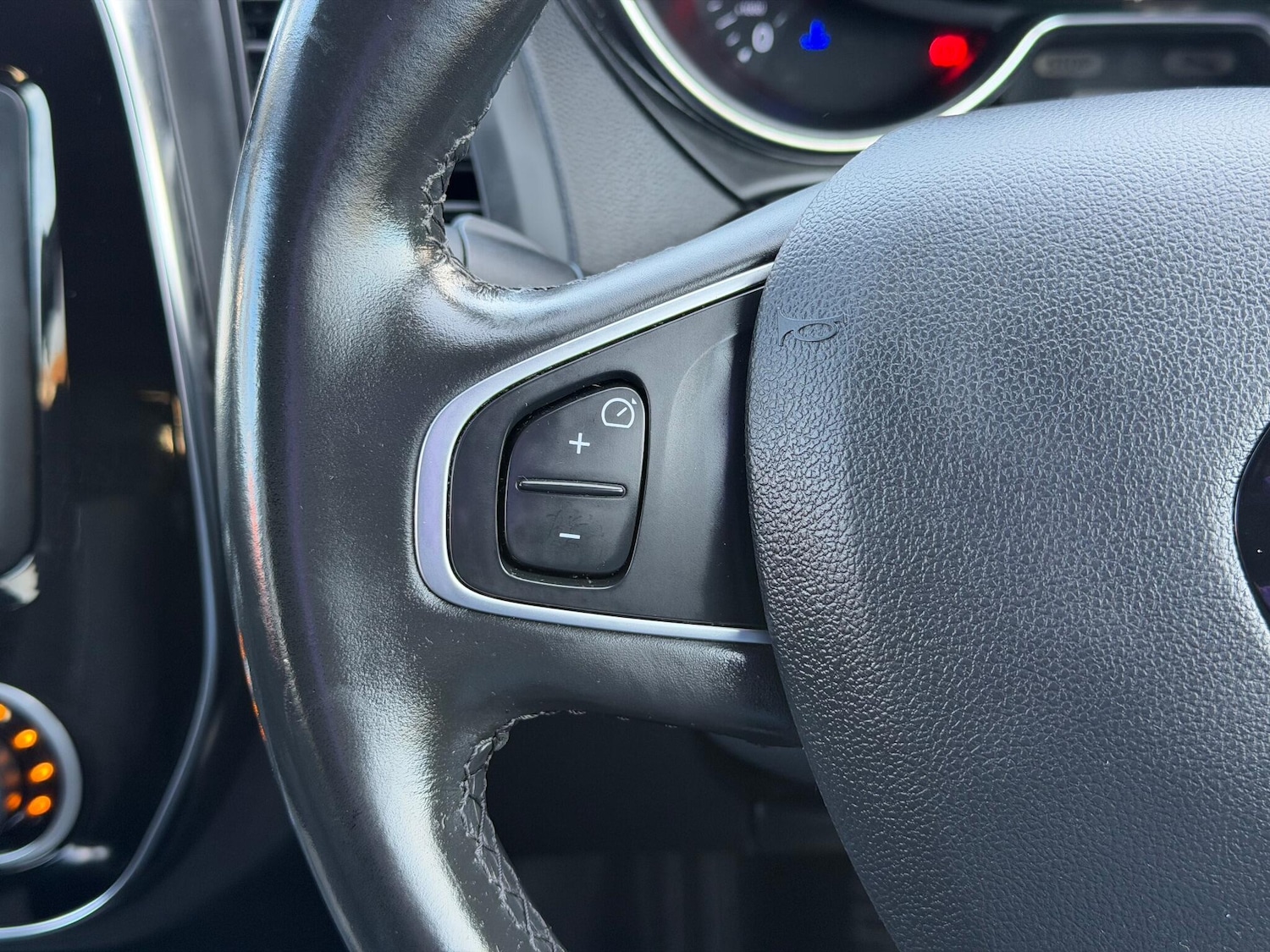 Used Renault Captur 2017 for sale - 76997343: Photo 36