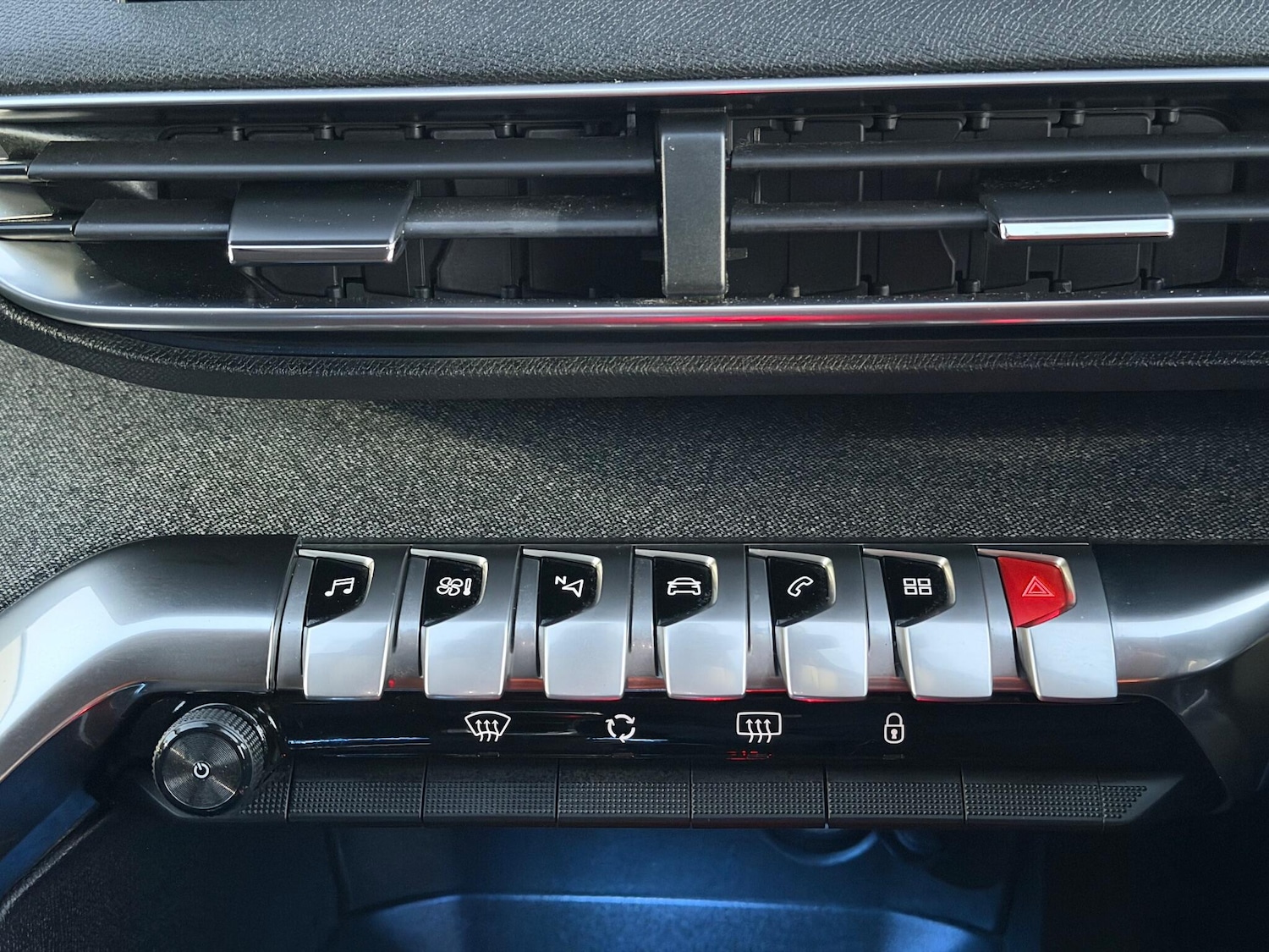 Used Peugeot 3008 2018 for sale - 76912791: Photo 35