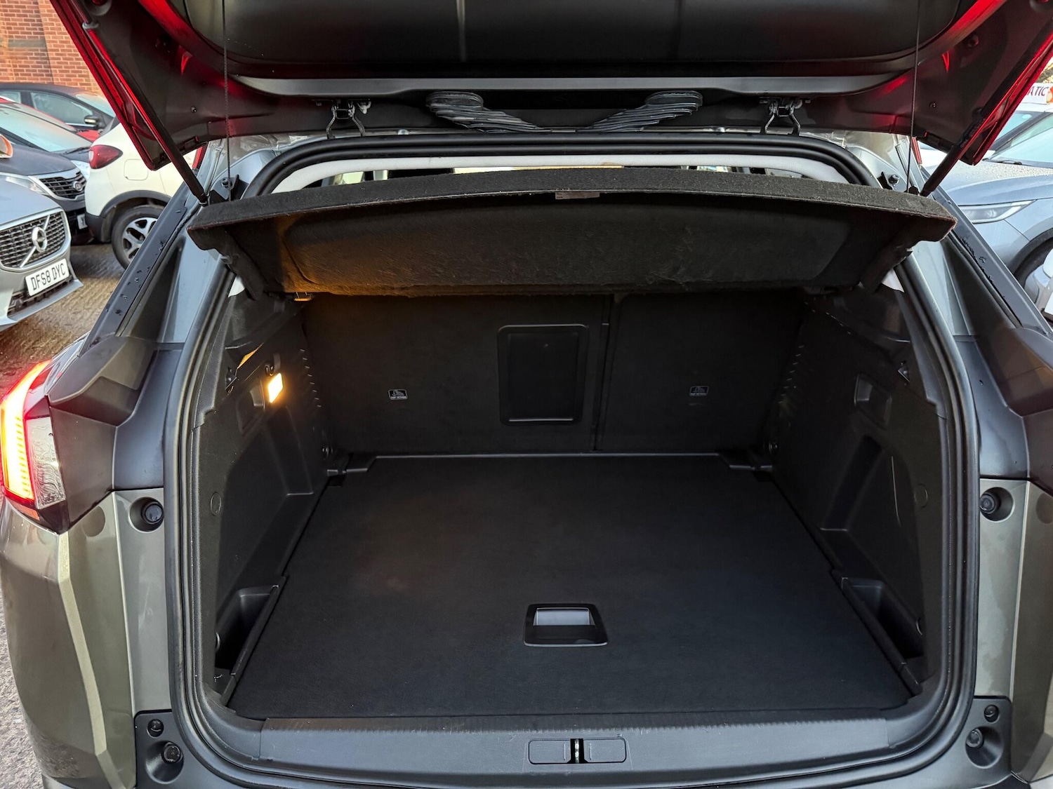 Used Peugeot 3008 2018 for sale - 76912791: Photo 38