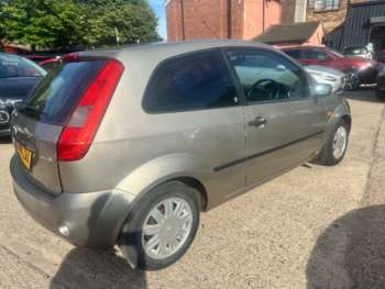Used Ford Fiesta 2004 for sale - 75290386: Photo