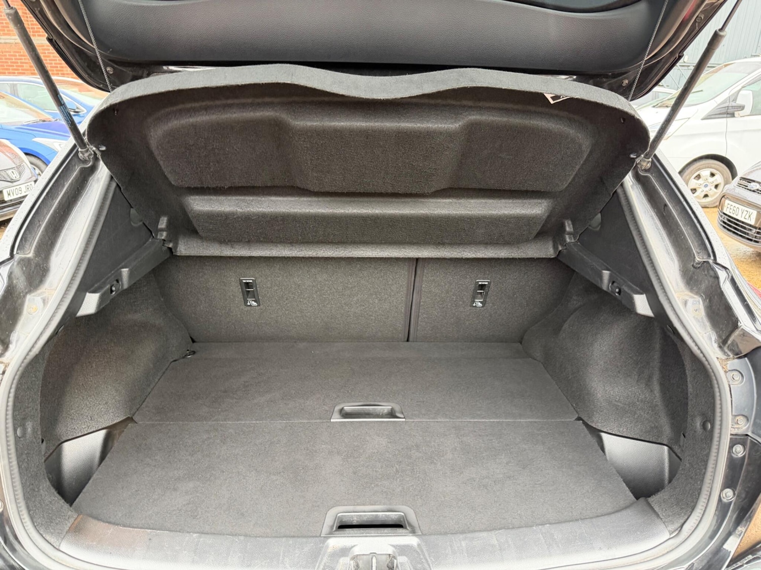 Used Nissan Qashqai 2017 for sale - 77537836: Photo 37