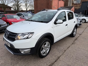Used Dacia Sandero Stepway 2015 for sale - 77624892: Photo