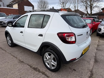 Used Dacia Sandero Stepway 2015 for sale - 77624892: Photo