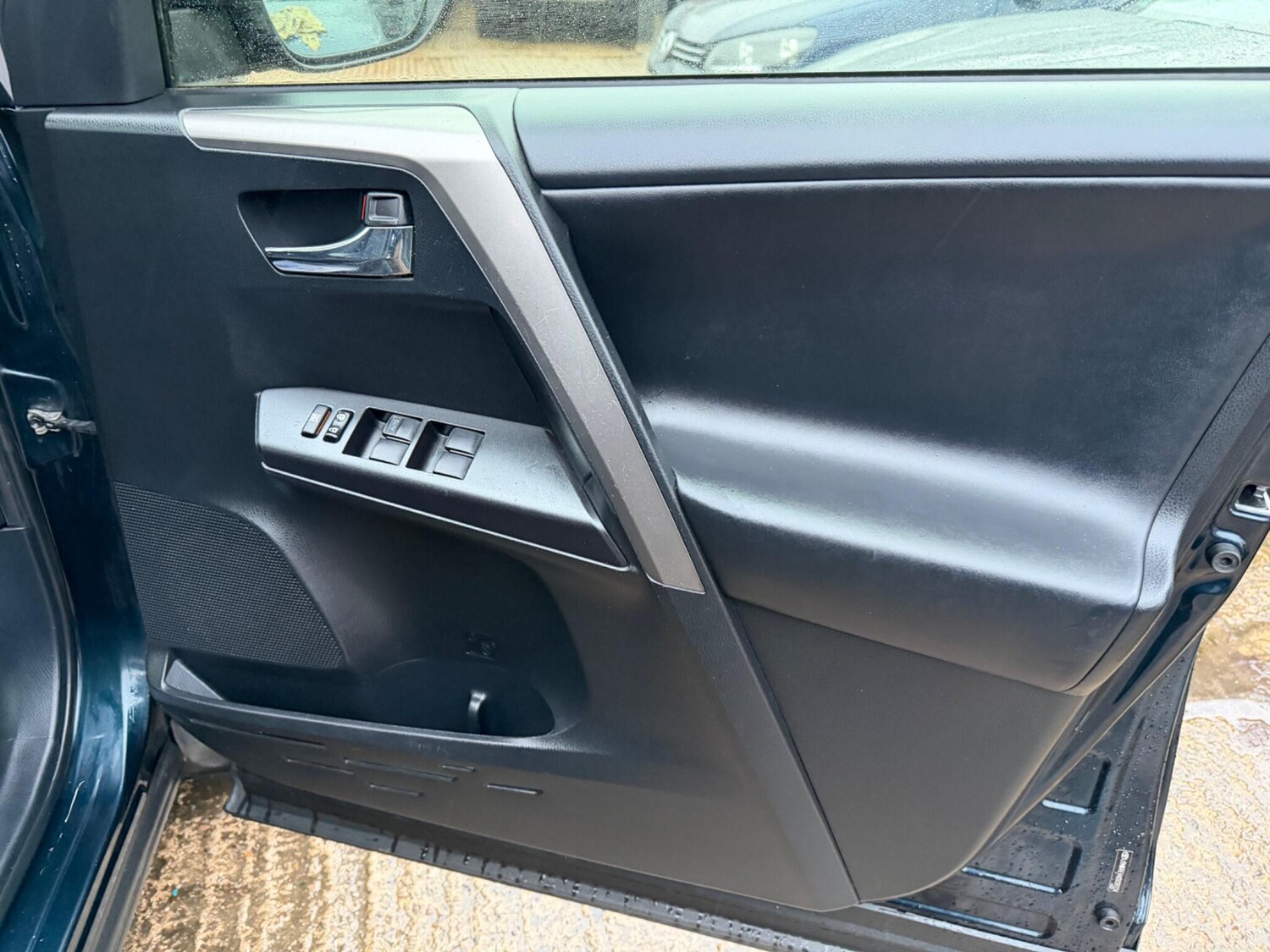 Used Toyota RAV4 2017 for sale - 77479337: Photo 26