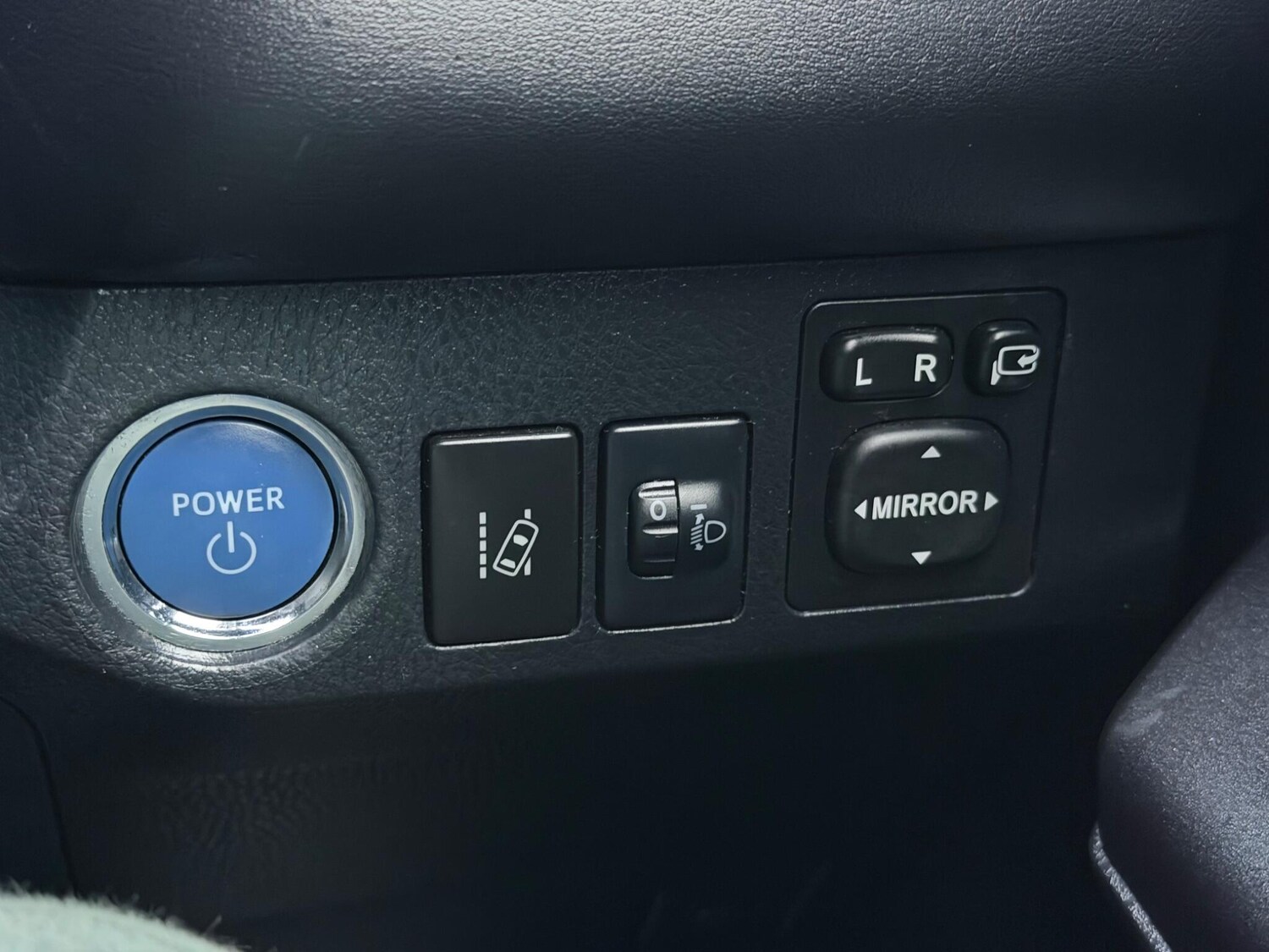 Used Toyota RAV4 2017 for sale - 77479337: Photo 33